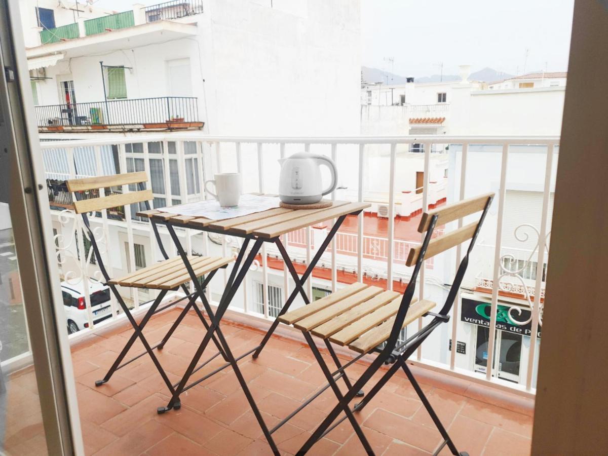 Soleado Apartamento En 네르하 외부 사진